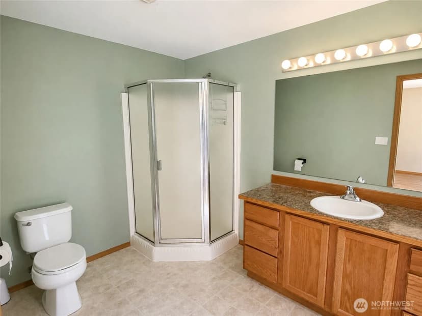 Property photo for 1671 Dickinson Avenue, Shelton photo 10