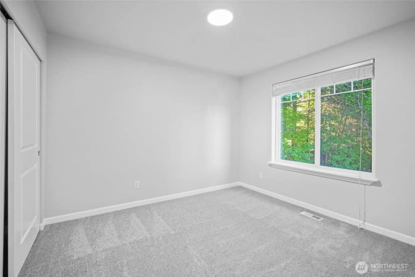 Property photo for 13816 12th Drive Se, Mill Creek photo 20