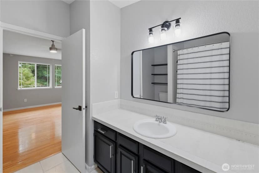 Property photo for 528 Seahawk Street Se, Lacey photo 14