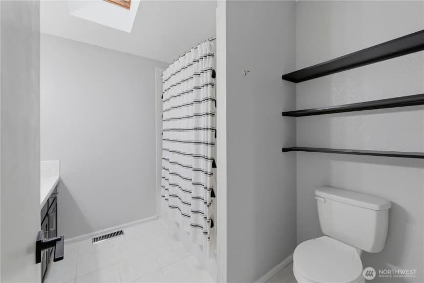 Property photo for 528 Seahawk Street Se, Lacey photo 15