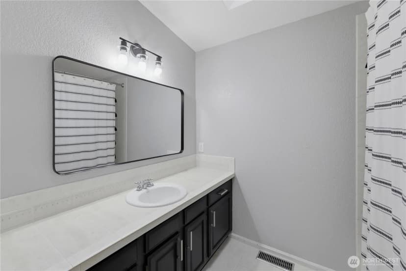 Property photo for 528 Seahawk Street Se, Lacey photo 16