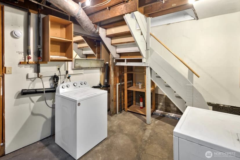 Property photo for 6322 5th Avenue Ne, Seattle photo 13