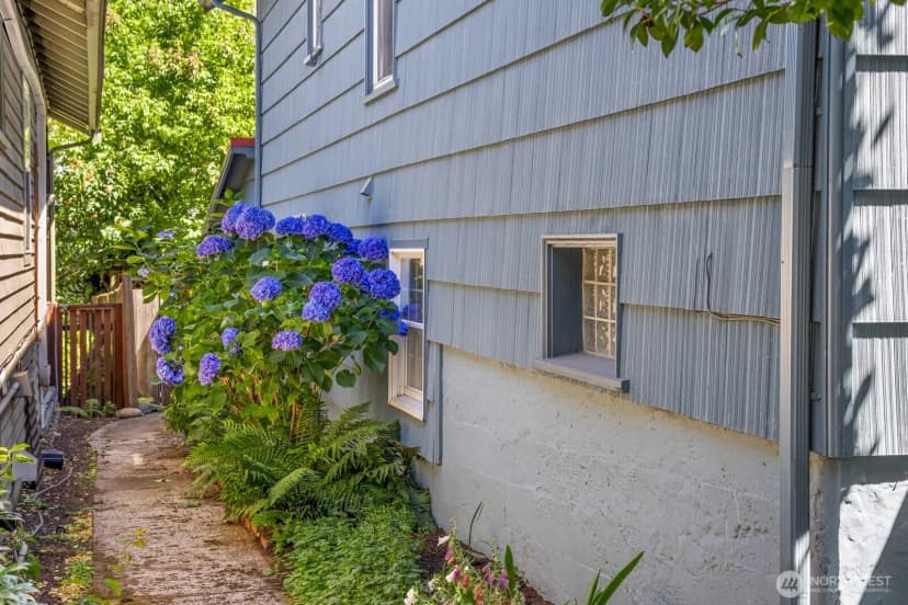Property photo for 6322 5th Avenue Ne, Seattle photo 27