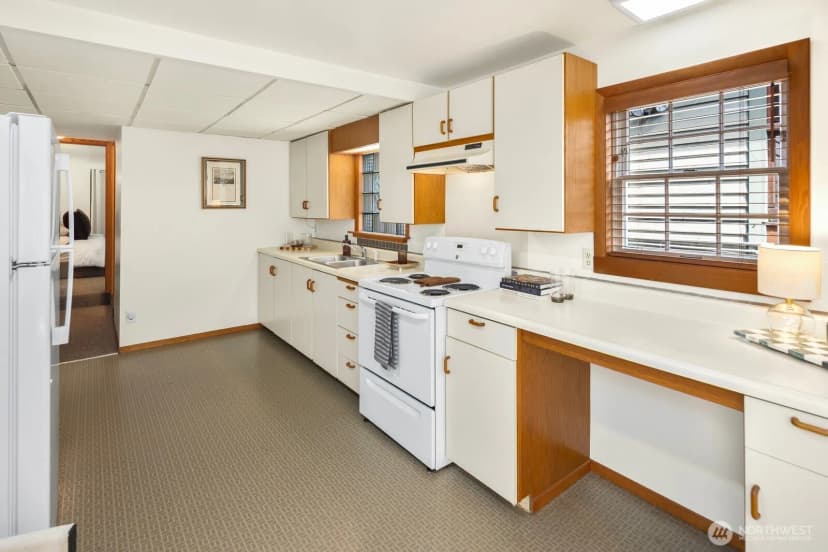 Property photo for 6322 5th Avenue Ne, Seattle photo 17