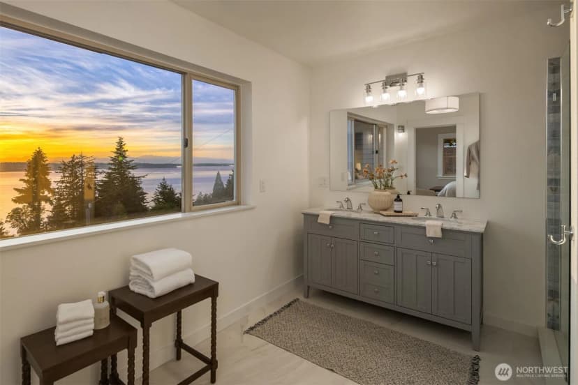 Property photo for 15901 23rd Avenue Sw, Burien photo 15