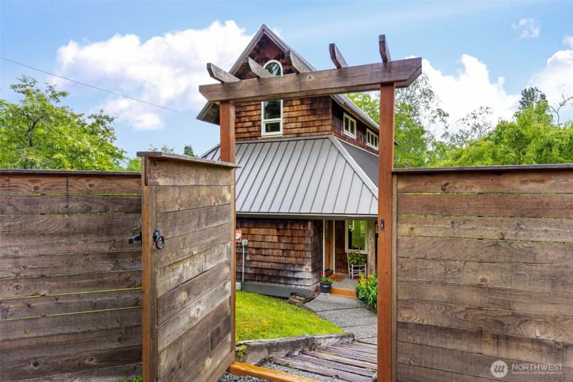 Property photo for 4701 New Sweden Ave Ne, Bainbridge Island photo 9