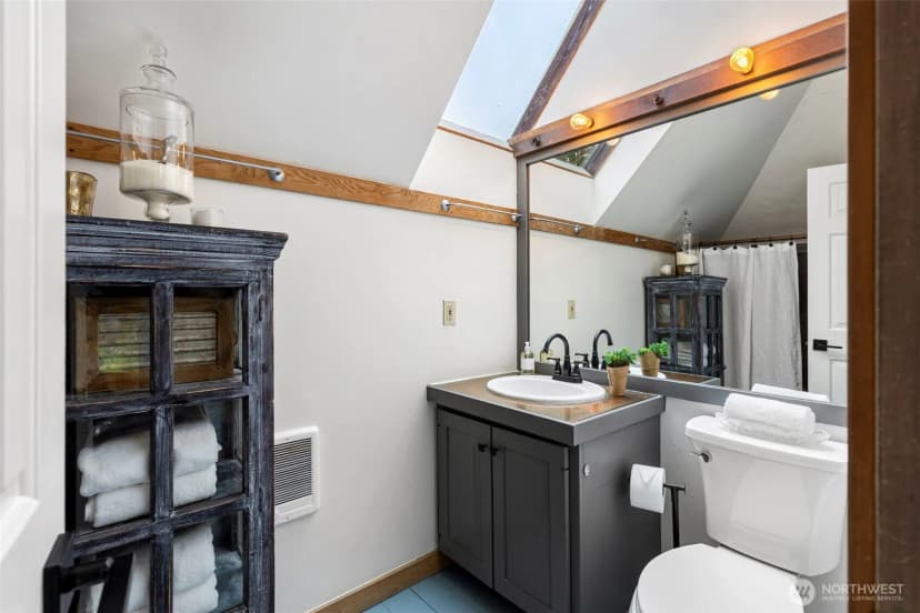 Property photo for 4701 New Sweden Ave Ne, Bainbridge Island photo 10