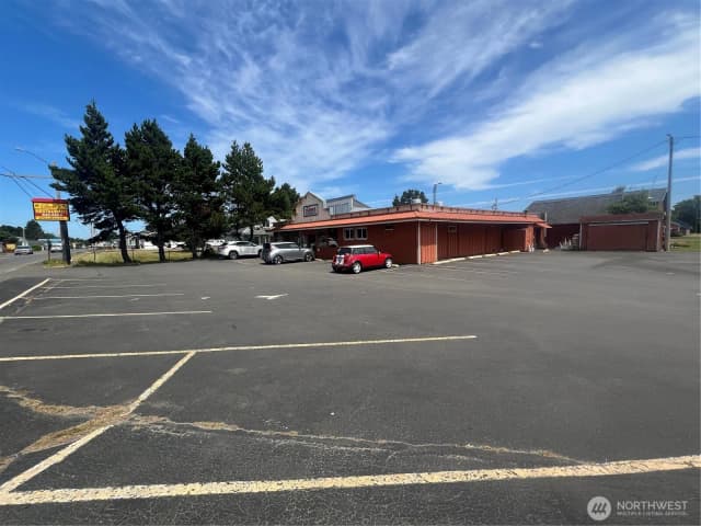 Property photo for 400 N Pacific Avenue, Long Beach photo 4