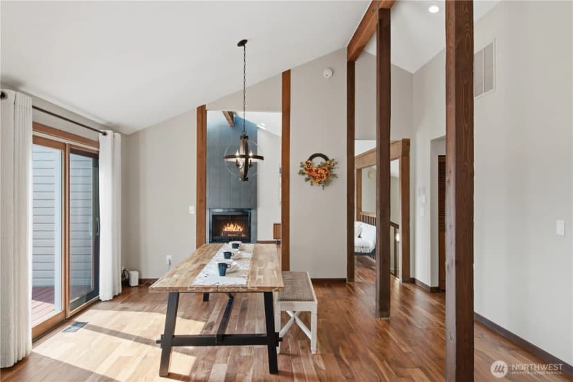 Property photo for 242 W Lake Sammamish Parkway Se, Bellevue photo 12