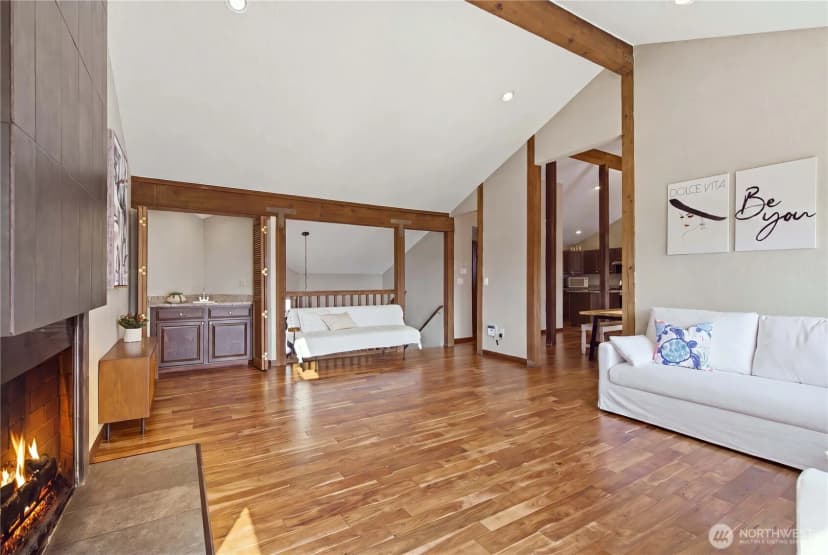 Property photo for 242 W Lake Sammamish Parkway Se, Bellevue photo 7