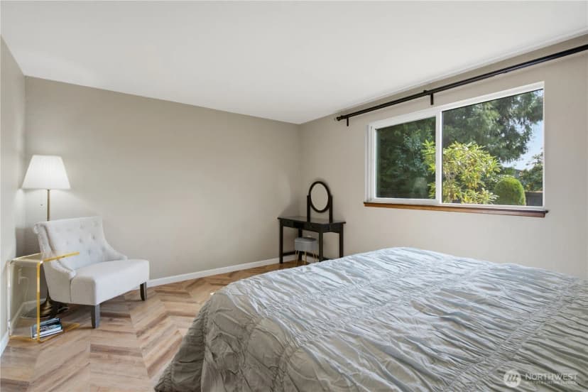 Property photo for 242 W Lake Sammamish Parkway Se, Bellevue photo 19