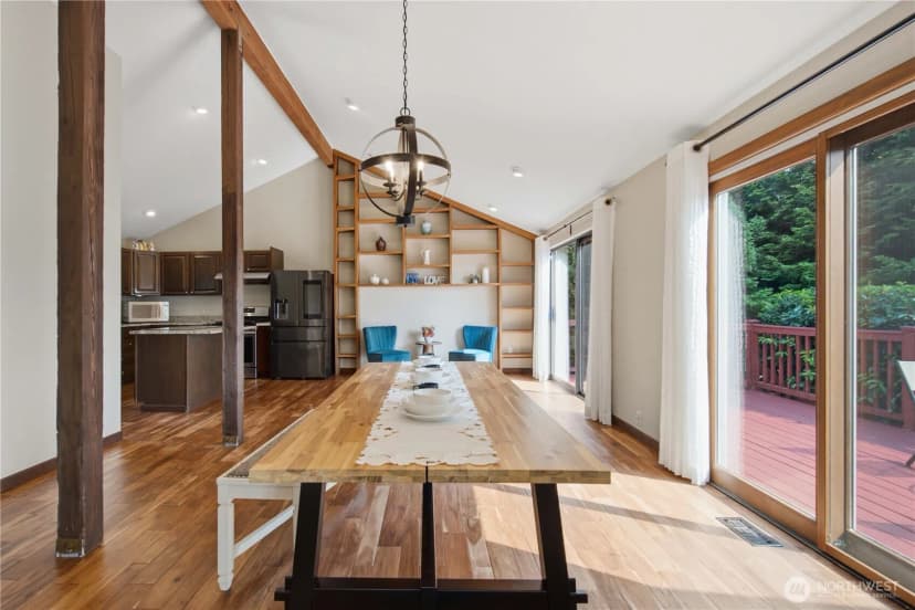 Property photo for 242 W Lake Sammamish Parkway Se, Bellevue photo 9