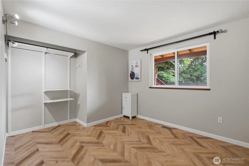 Property photo for 242 W Lake Sammamish Parkway Se, Bellevue photo 24