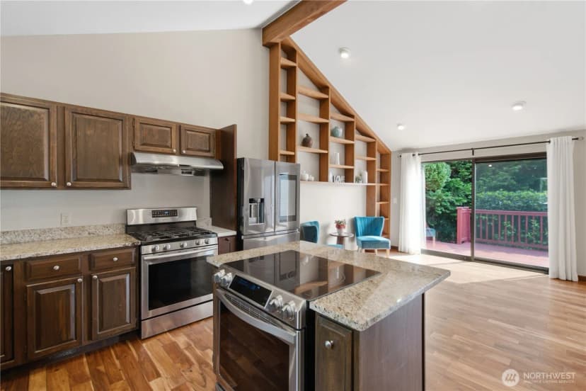 Property photo for 242 W Lake Sammamish Parkway Se, Bellevue photo 15