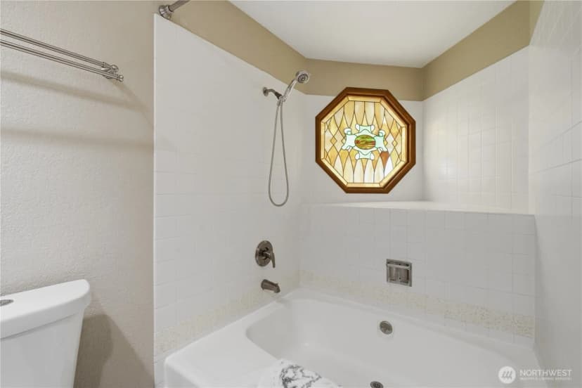 Property photo for 242 W Lake Sammamish Parkway Se, Bellevue photo 23