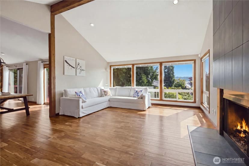 Property photo for 242 W Lake Sammamish Parkway Se, Bellevue photo 6