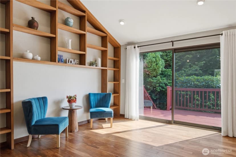 Property photo for 242 W Lake Sammamish Parkway Se, Bellevue photo 16