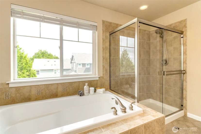 Property photo for 2972 Ne Marquette Way, Issaquah photo 20