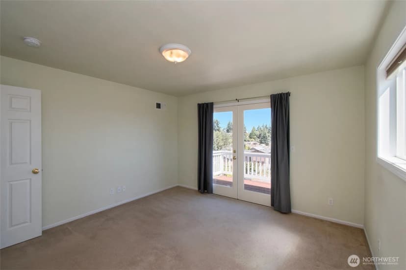 Property photo for 1031 W 14th Street, Port Angeles photo 34