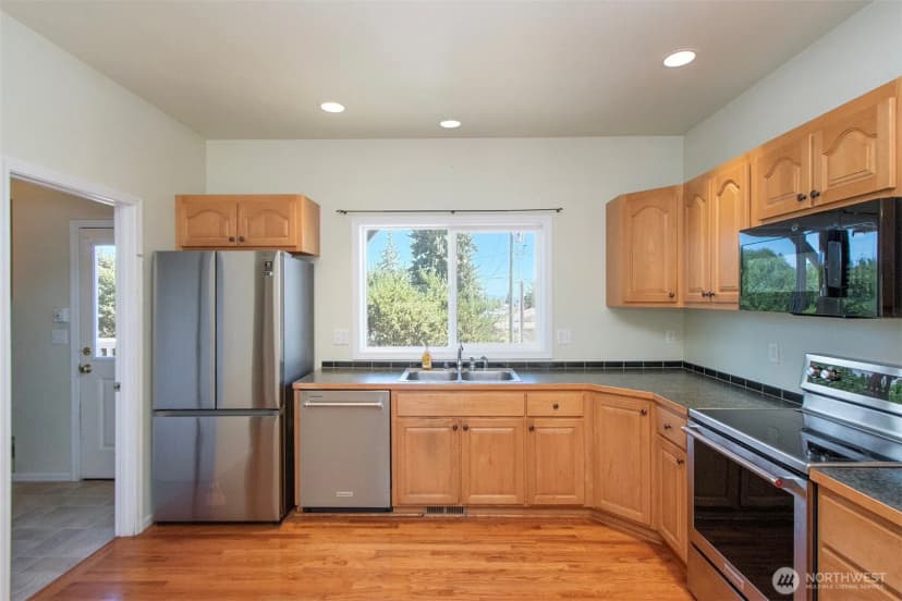Property photo for 1031 W 14th Street, Port Angeles photo 10