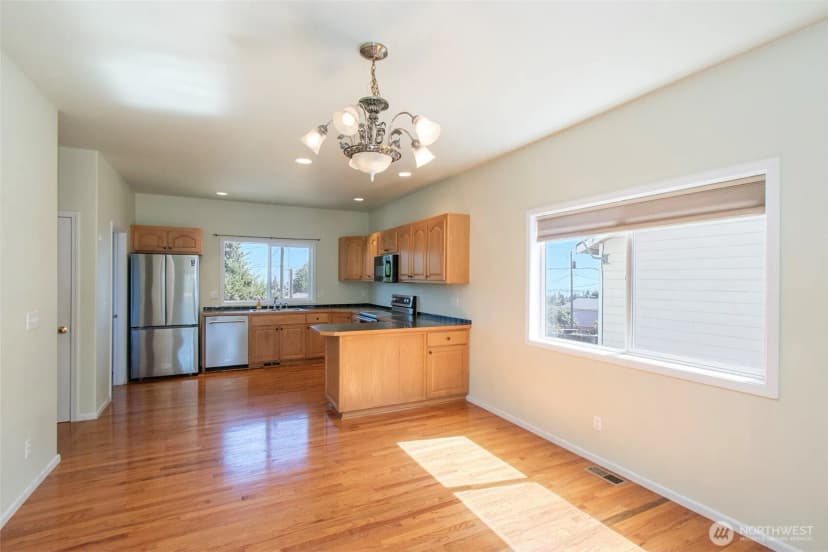 Property photo for 1031 W 14th Street, Port Angeles photo 9