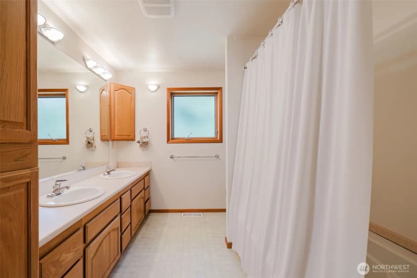 Property photo for 1225 Ne Hoffs Drive Drive, Poulsbo photo 31