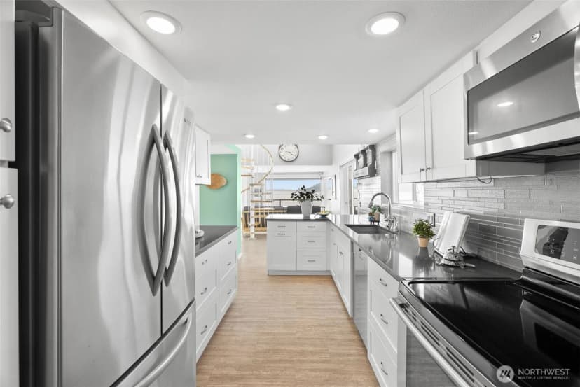 Property photo for 1542 S Wilton Road, Tacoma photo 16