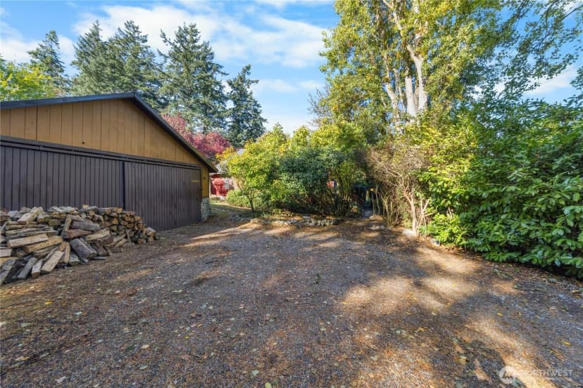 Property photo for 27193 State Route 20, Oak Harbor photo 4