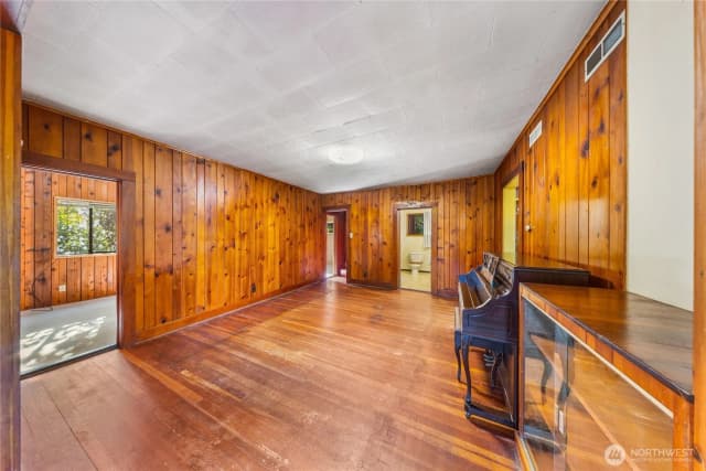 Property photo for 27193 State Route 20, Oak Harbor photo 5