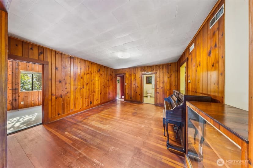 Property photo for 27193 State Route 20, Oak Harbor photo 5