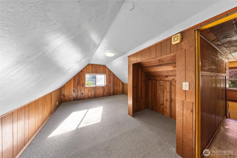 Property photo for 27193 State Route 20, Oak Harbor photo 11