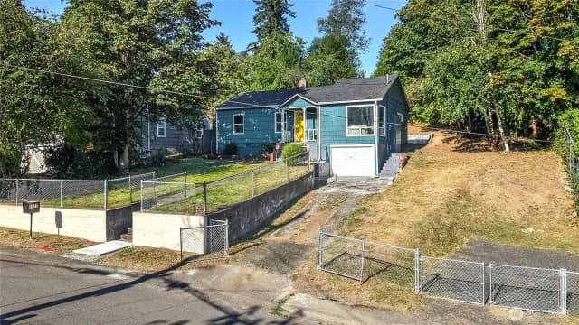 Property photo for 1527 Bloomington Avenue, Bremerton photo 2