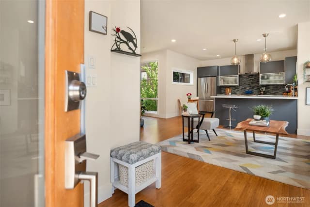 Property photo for 1754 Valentine Place S, Seattle photo 2