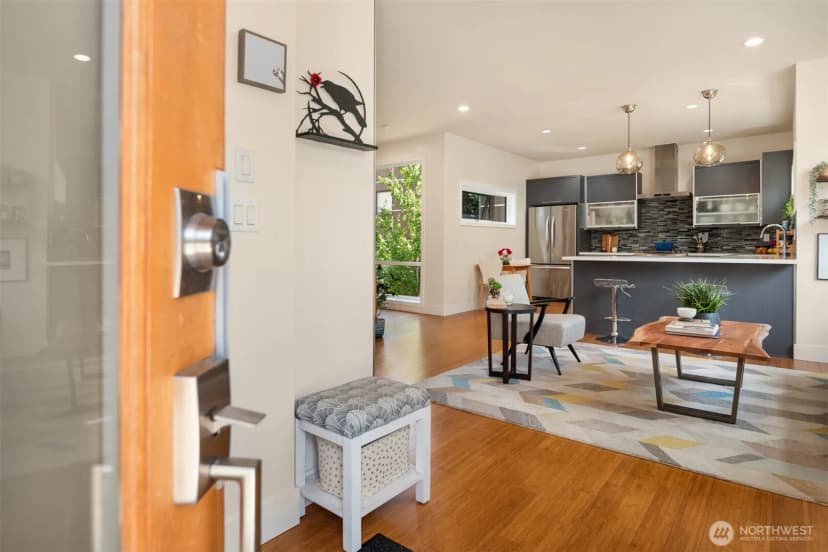 Property photo for 1754 Valentine Place S, Seattle photo 2