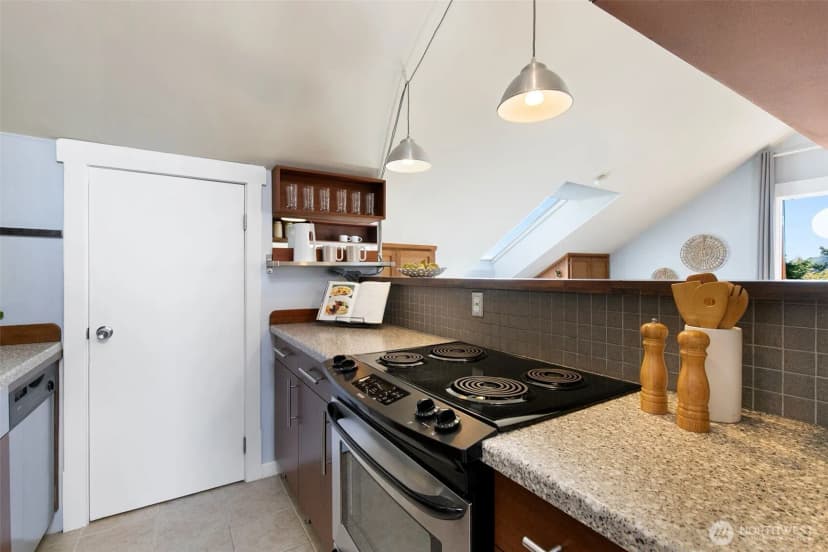 Property photo for 3835 Fremont Avenue N #3, Seattle photo 16