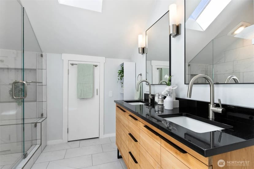 Property photo for 3835 Fremont Avenue N #3, Seattle photo 21