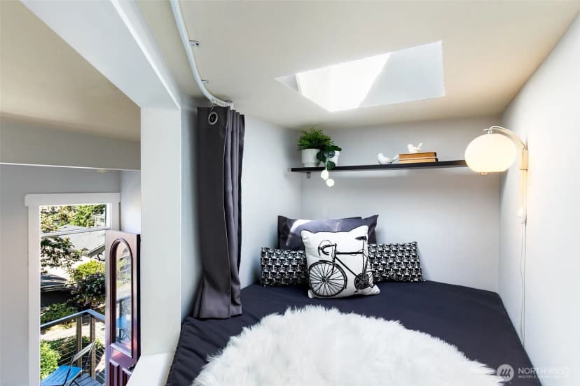 Property photo for 3835 Fremont Avenue N #3, Seattle photo 8