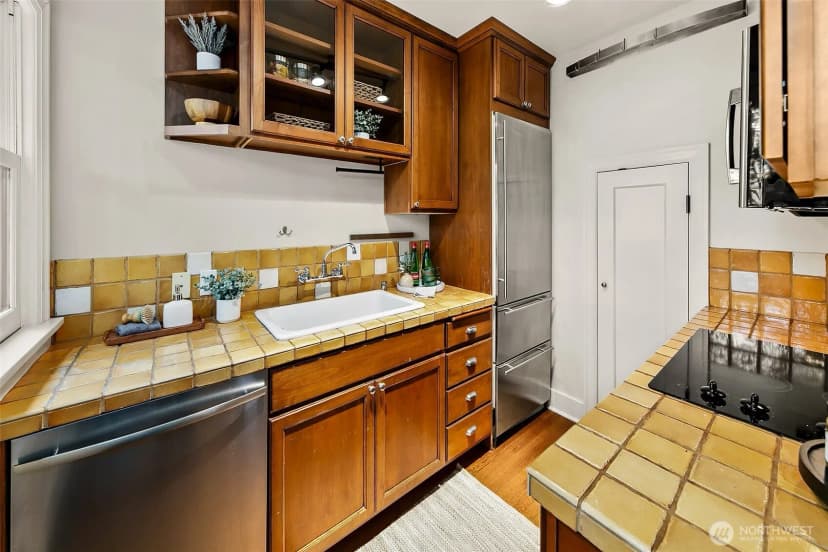 Property photo for 2205 Bigelow Avenue N #10, Seattle photo 8