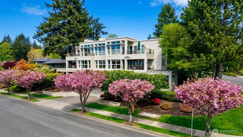 Property photo for 101 99th Avenue Ne #101, Bellevue photo 2