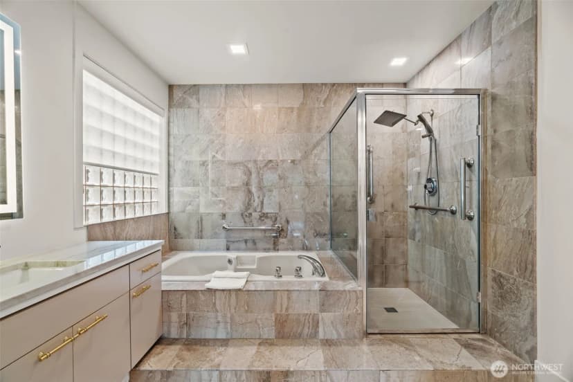 Property photo for 101 99th Avenue Ne #101, Bellevue photo 17