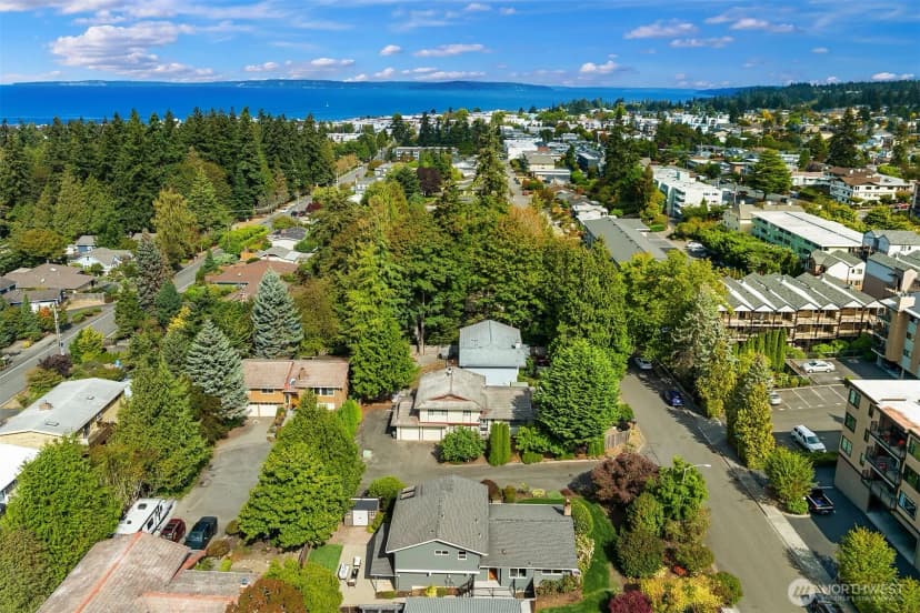 Property photo for 308 Fir Place, Edmonds photo 36