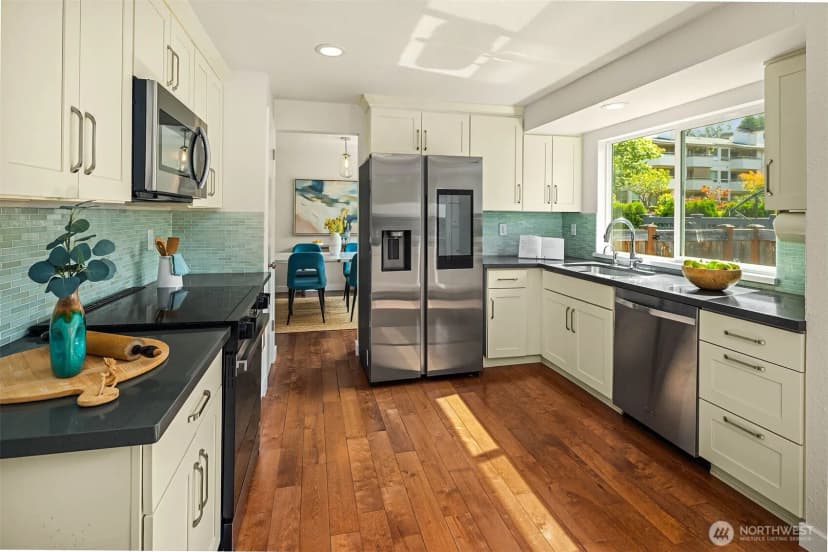 Property photo for 308 Fir Place, Edmonds photo 4