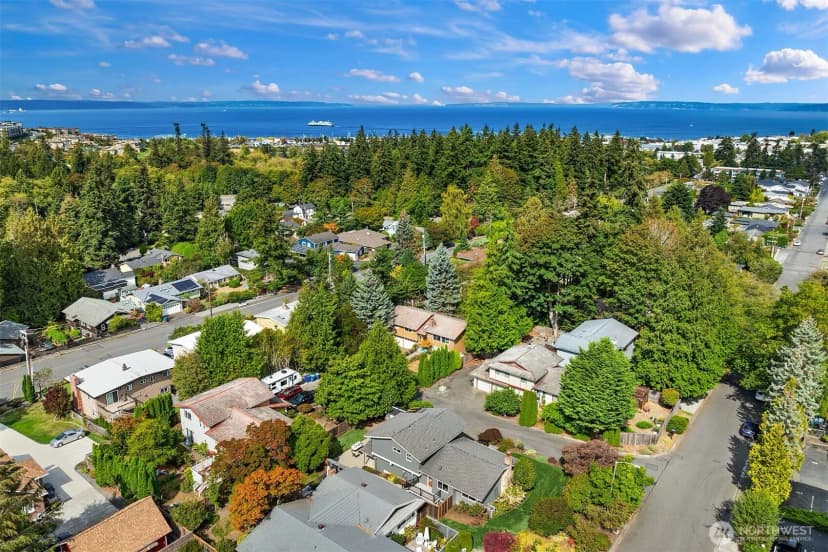 Property photo for 308 Fir Place, Edmonds photo 35