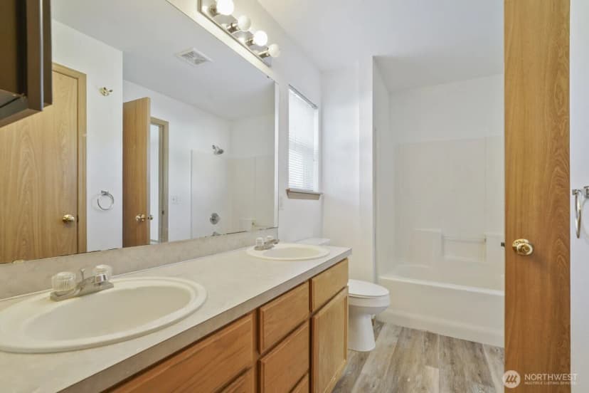 Property photo for 9805 109th Street Ct Sw, Lakewood photo 16