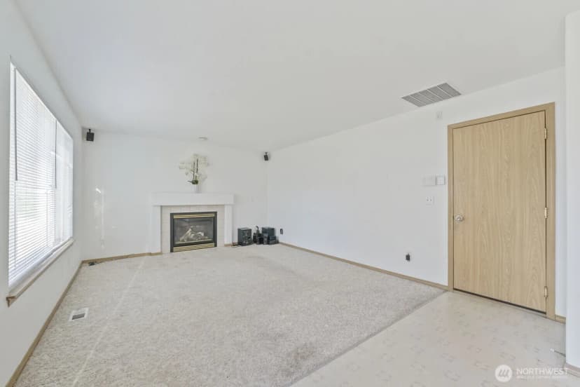 Property photo for 9805 109th Street Ct Sw, Lakewood photo 5