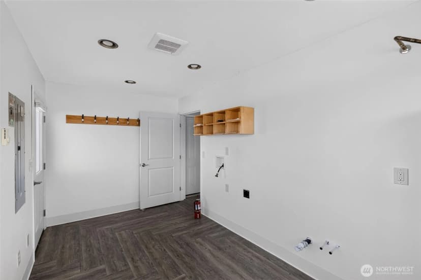 Property photo for 1002 Lemmon Road, Port Angeles photo 15