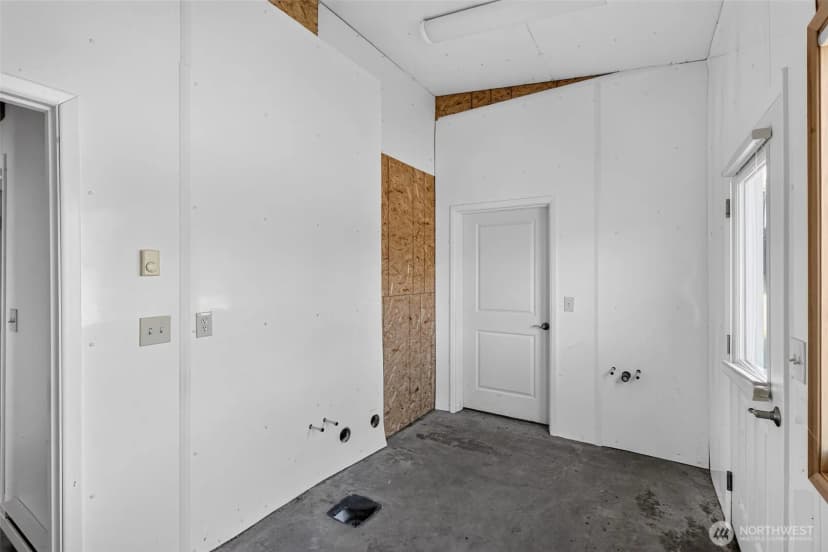 Property photo for 1002 Lemmon Road, Port Angeles photo 14