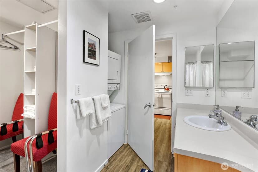 Property photo for 425 Vine Street #510, Seattle photo 16