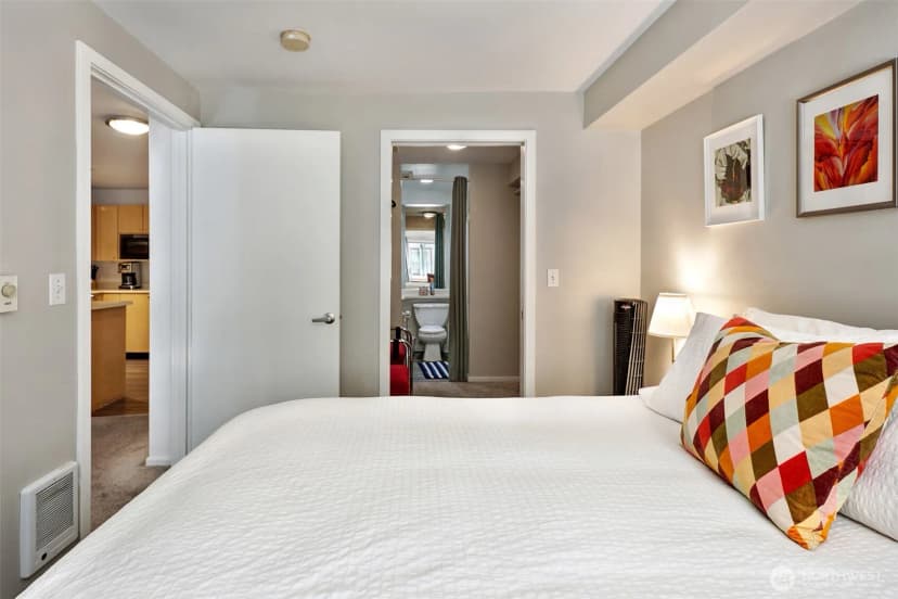 Property photo for 425 Vine Street #510, Seattle photo 13