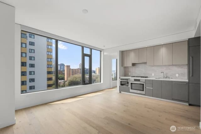 Property photo for 2510 6th Avenue #1107, Seattle photo 5